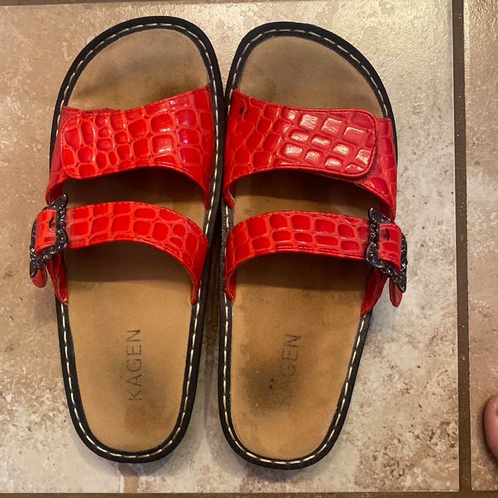 Red Kagen women’s slide on sandals size 7.